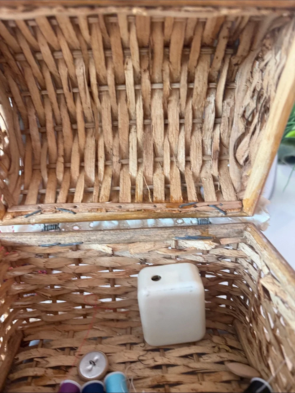 Vintage-Style Wicker Storage music Basket with Pink Floral Fabric and Lace